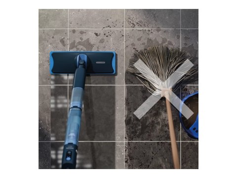 Mop elektryczny Philips XV5113/01 OneUp 5000 w kolorze niebiesko-czarnym, idealny do skutecznego czyszczenia podłóg.