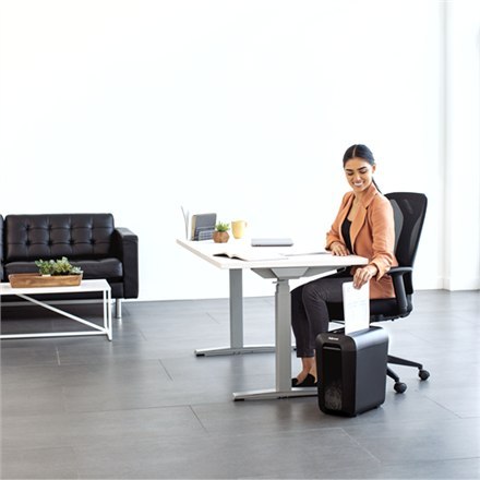 Fellowes Powershred | LX65 | Cross-cut | Niszczarka | P-4 | Karty kredytowe | Zszywki | Spinacze | Papier | 22 litry | Czarny